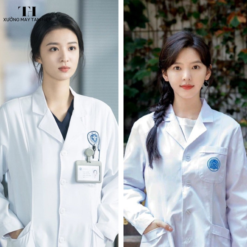 Tìm xưởng may quần áo Blouse bác sĩ đẹp, chuẩn y tế? Đây là gợi ý cho bạn 11 Thiết kế áo Blouse bác sĩ thêu tên, thêu logo 2025