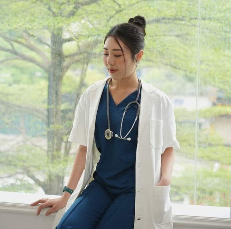 Các loại áo blouse bác sĩ phổ biến