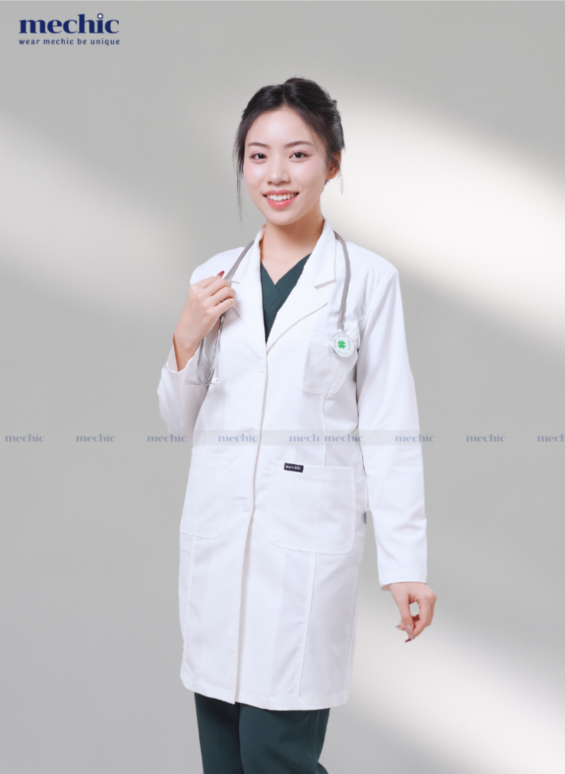 Chọn áo blouse bác sĩ phù hợp với dáng người