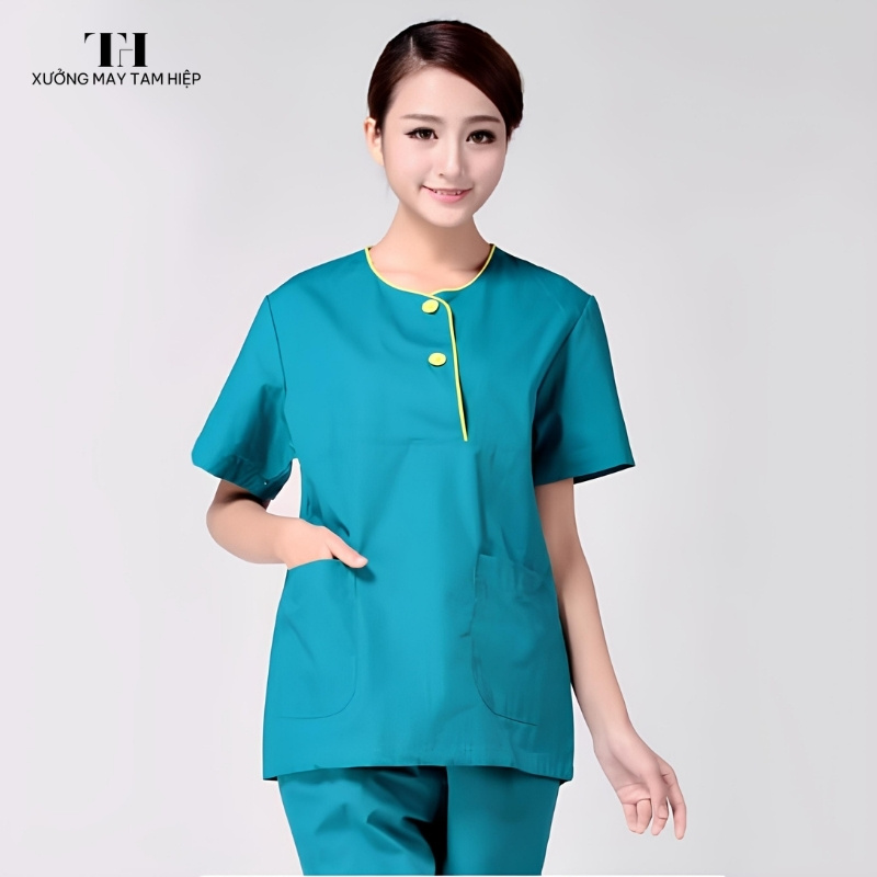 99+ mẫu áo Scrubs chất liệu vải Cotton Hàn lạnh đẹp, đạt chuẩn y tế, giá tại xưởng 19 Áo scrubs cổ tròn cũng là lựa chọn được nhiều khách hàng ưu tiên