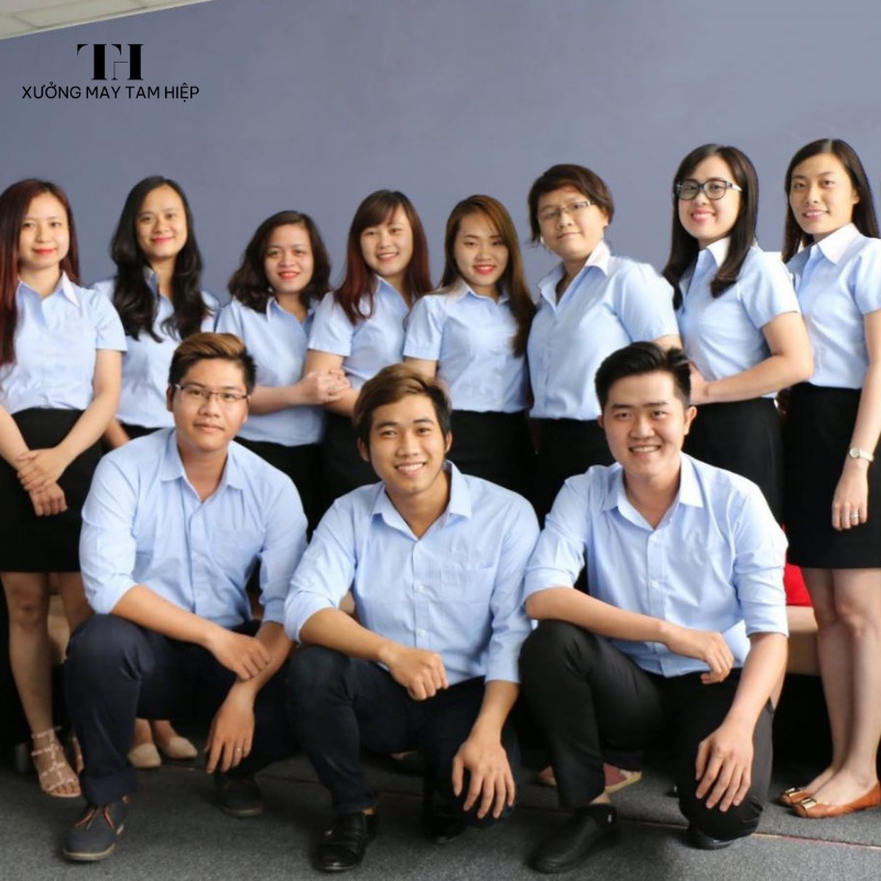 Xưởng may đồng phục giá rẻ, chất lượng, uy tín hàng đầu 2025 12 Áo sơ mi đồng phục là lựa chọn lý tưởng cho các doanh nghiệp