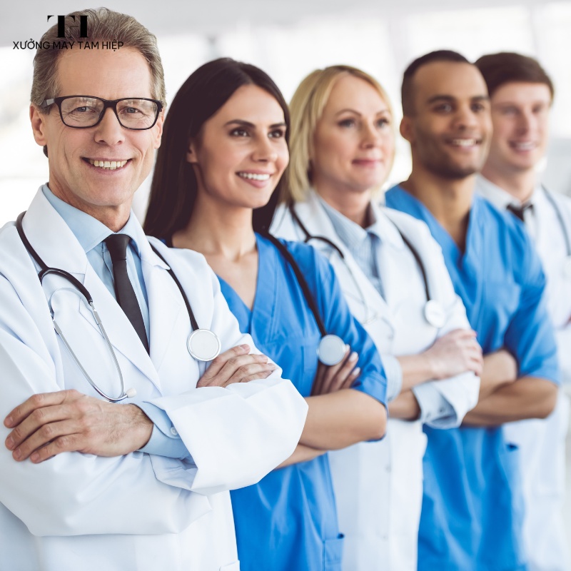 Xưởng may đồng phục bệnh viện chuẩn mực y tế, chất lượng, giá tốt 6 May đồng phục bệnh viện chuẩn y tế là quá trình tuân thủ tiêu chuẩn nghiêm ngặt