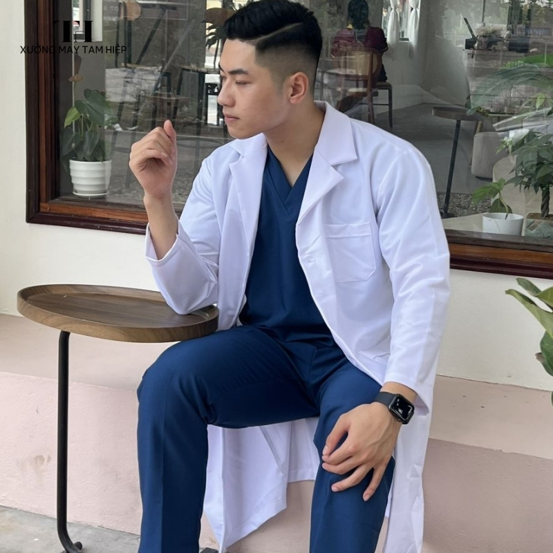 Xưởng may áo blouse nam uy tín, chất lượng, giá cả phải chăng 3 Áo blouse nam cần chú trọng tới sự thoải mái, đơn giản