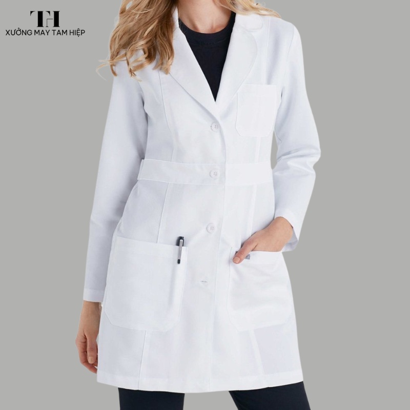 May áo Blouse nữ tại đâu chất lượng, giá tốt và đạt chuẩn y tế? 8 Đồng phục Blouse nữ chuyên dụng cho bác sĩ và dược sĩ