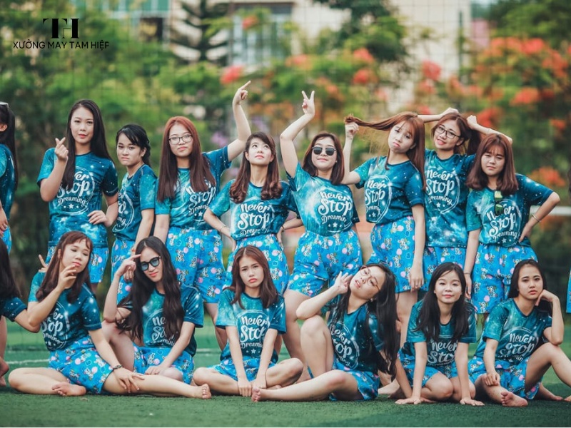 Xưởng may đồng phục giá rẻ, chất lượng, uy tín hàng đầu 2025 19 Đồng phục Team Building giúp tạo sự đoàn kết, gắn kết tập thể