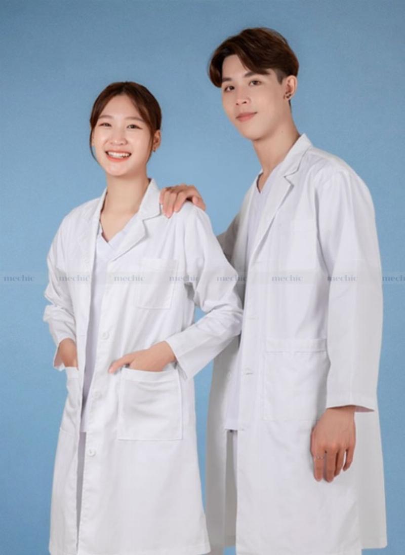 Phối đồ đồng phục y tế