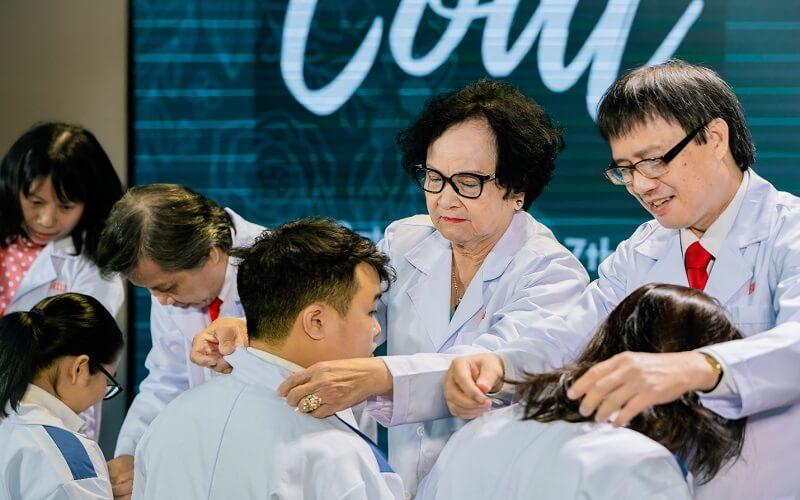 Phối đồ với áo blouse