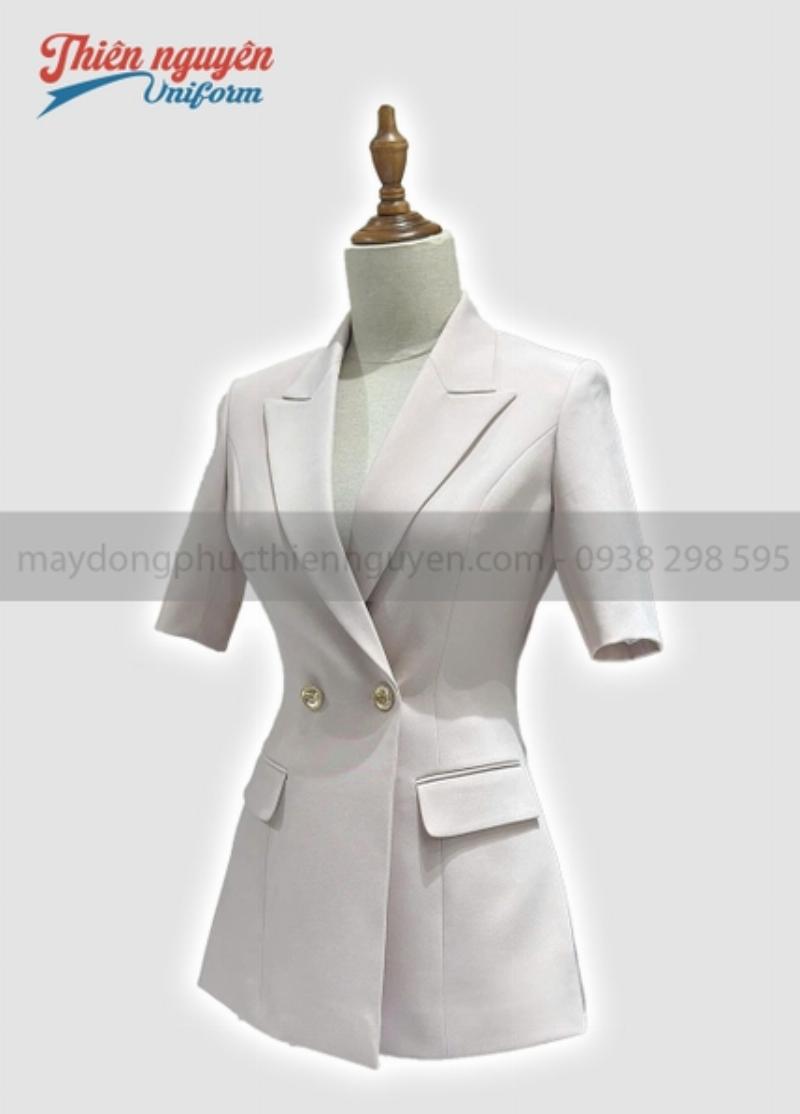 Phối đồ với đồng phục áo vest cho các dịp khác nhau