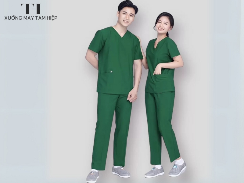 Đồng phục nhân viên điều dưỡng, hộ lý màu xanh