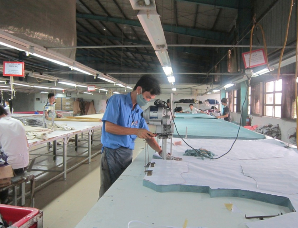 Dịch vụ may gia công quần áo theo yêu cầu 1 Xưởng may gia công quần áo theo yêu cầu của khách hàng