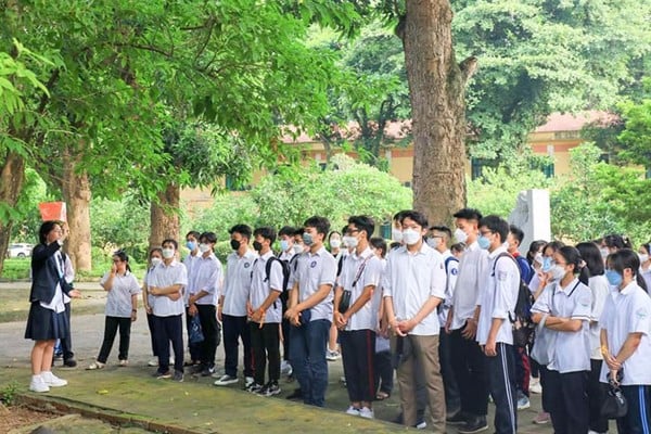 Đồng phục trường THCS Chu Văn An