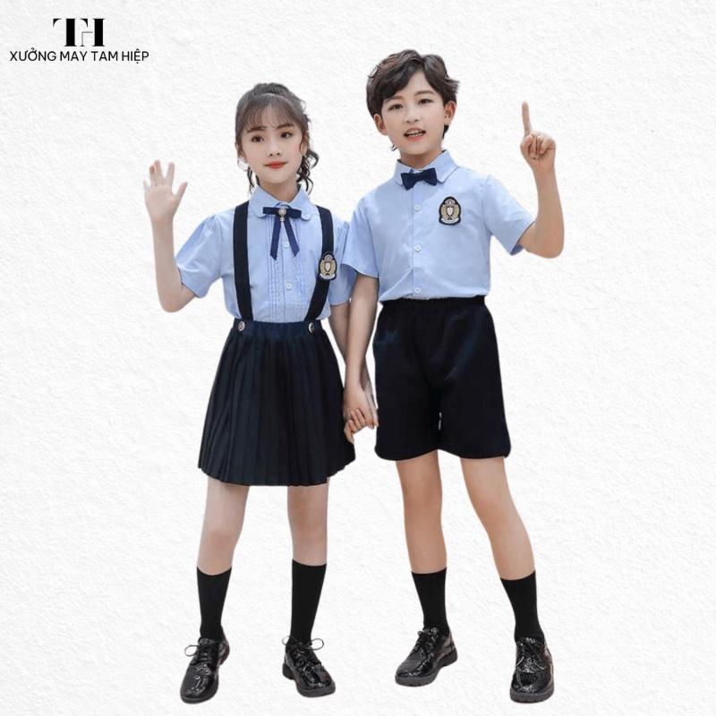 Đồng phục sơ mi học sinh 1 Đồng phục sơ mi học sinh là một trong các mẫu trang phục phổ biến dành cho học sinh các cấp (cấp 1, cấp 2, cấp 3).