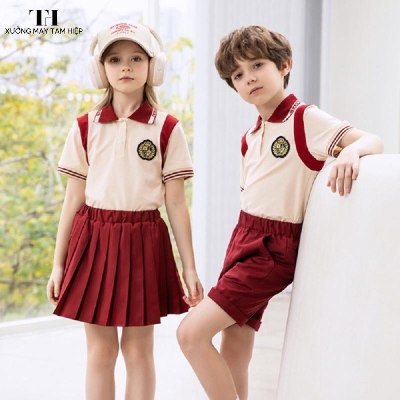 Đồng phục học sinh tiểu học mùa hè thấm hút mồ hôi tốt, dễ vận động, thoáng mát.
