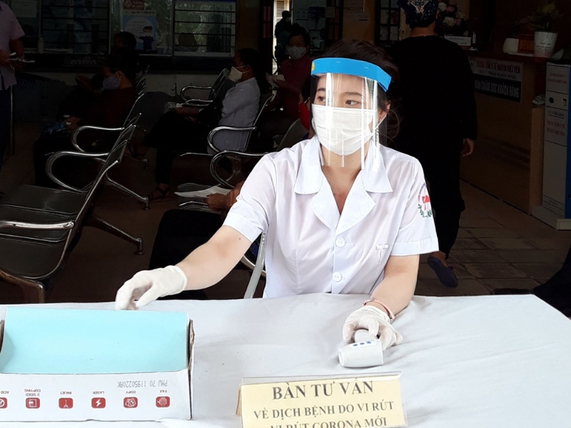 Đồ bảo hộ hàng ngày cho nhân viên y tế tuyến đầu
