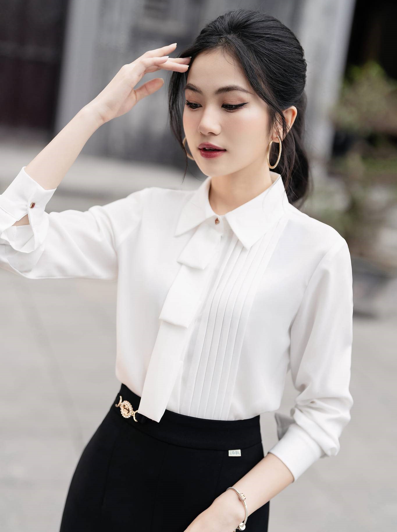 Xưởng may áo blouse ở Thanh Xuân, Hà Nội 8 Nữ nhân viên văn phòng mặc sơ mi trắng