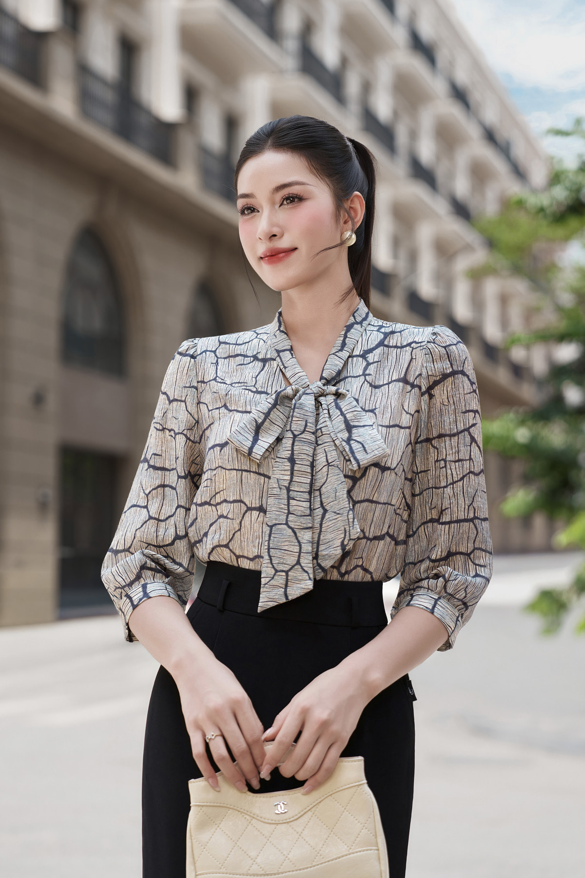 Xưởng may áo blouse ở Thanh Xuân, Hà Nội 11 Áo kiểu cổ nơ màu nude thanh lịch