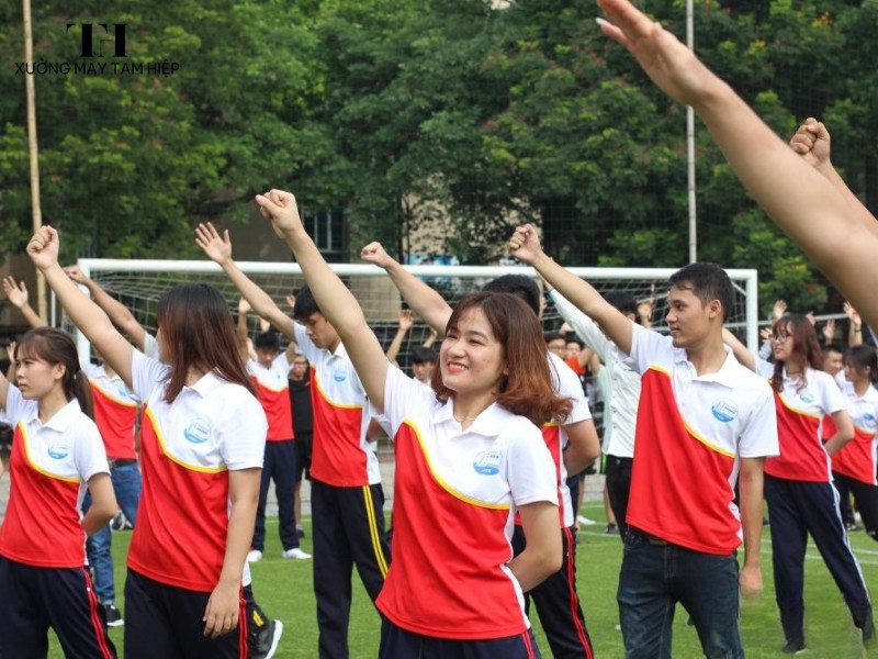 Hình ảnh sinh viên mặc đồng phục Đại học Thuỷ Lợi 8