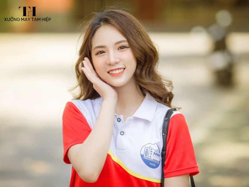 Hình ảnh sinh viên mặc đồng phục Đại học Thuỷ Lợi 5