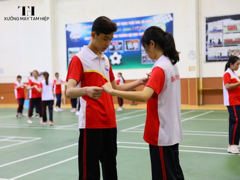 Hình ảnh sinh viên mặc đồng phục Đại học Thuỷ Lợi 6