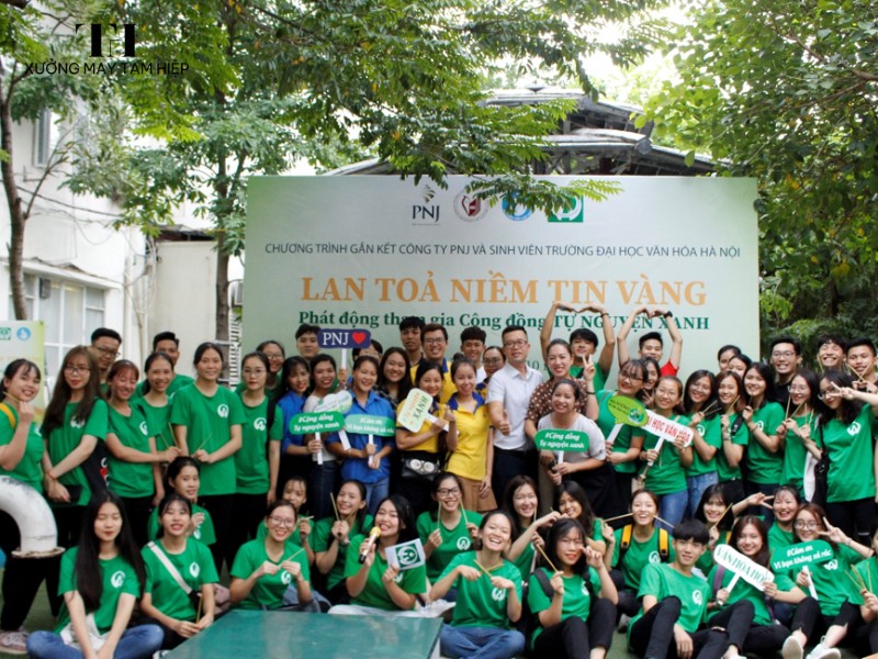 Hình ảnh sinh viên mặc đồng phục Đại học Y Hà Nội 9 Hình ảnh sinh viên mặc đồng phục Đại học Văn hoá Hà Nội 3