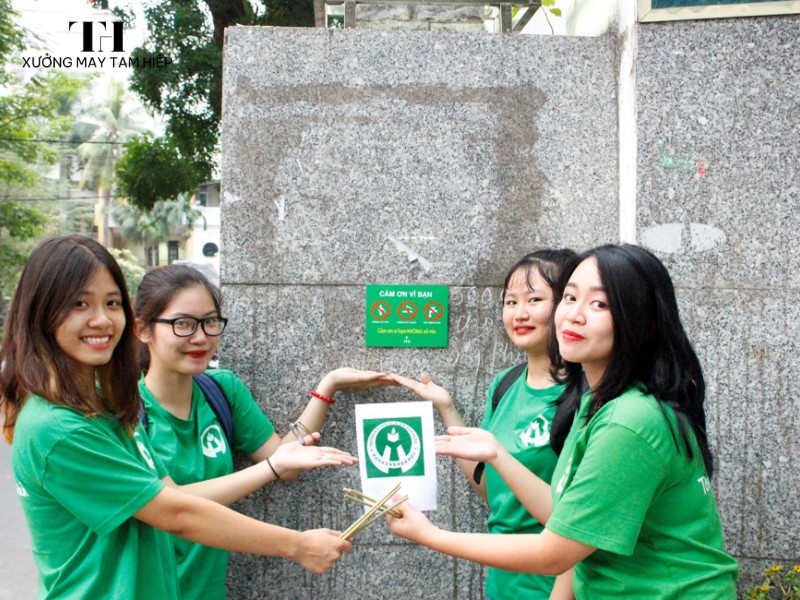 Hình ảnh sinh viên mặc đồng phục Đại học Y Hà Nội 8 Hình ảnh sinh viên mặc đồng phục Đại học Văn hoá Hà Nội 2