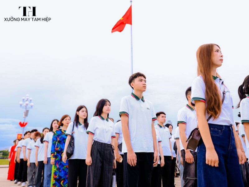 Hình ảnh sinh viên mặc đồng phục trường Đại học Đông Đô 2